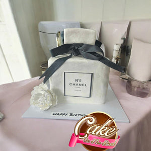 No5 Chanel Cake