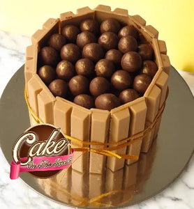 Caramel KitKat Cake