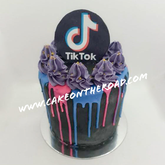 TikTok Cake