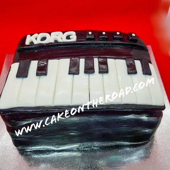 Synthesizer Keyboard Cake