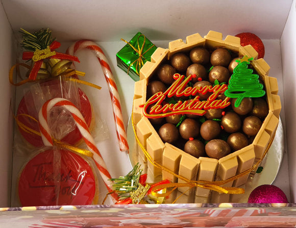 Gift Box ( Caramel Kit - Kat +2 Cookies )